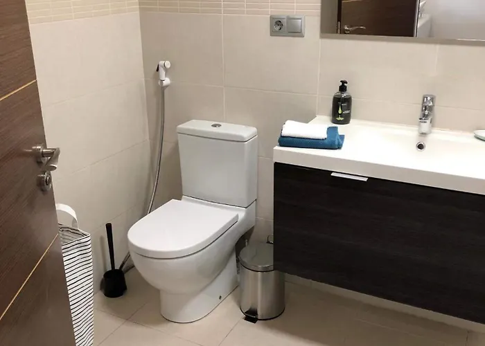 Rated Huge Sunny Terrace Heated Pool Parking Wifi Daire