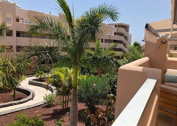 Rated Huge Sunny Terrace Heated Pool Parking Wifi Lejlighed