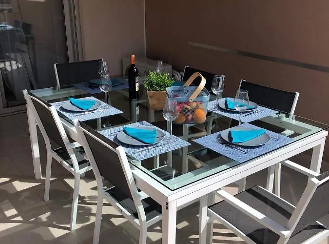 דירה Rated Huge Sunny Terrace Heated Pool Parking Wifi *